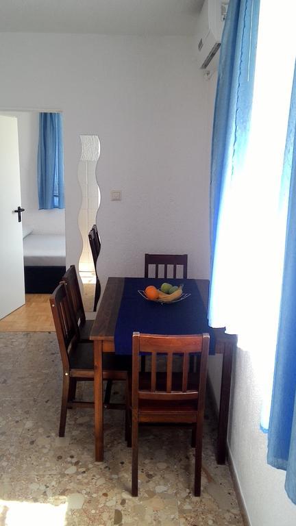 Apartments Zara Стая снимка